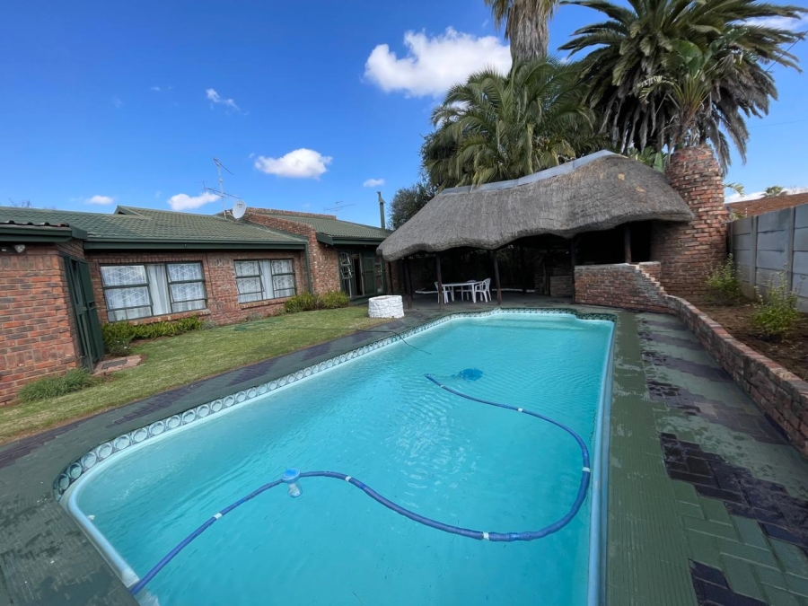 4 Bedroom Property for Sale in Riebeeckstad Free State
